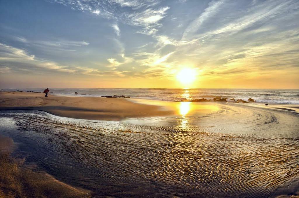 Oporto Beach Gulpilhares Bagian luar foto
